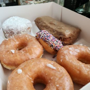 Stan's Donut Shop - Donuts Near Me - Santa Clara, California