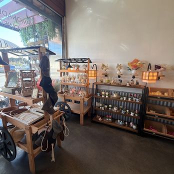 Mini Monster Cafe - Ice Cream & Frozen Yogurt Near Me - Long Beach, California
