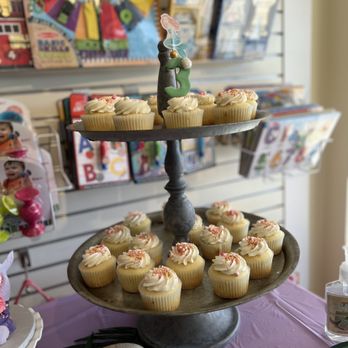 Yessis Cake Creations - Custom Cakes Near Me Yessis Cake Creations - Custom Cakes Near Me