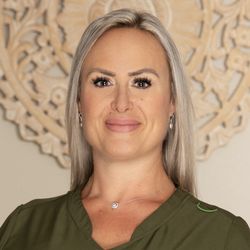 Chrissy, Hygienist