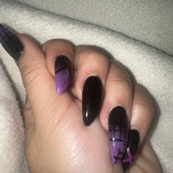 Lotus Nails & Lashes - Nail Salons Near Me - St. Charles, Illinois