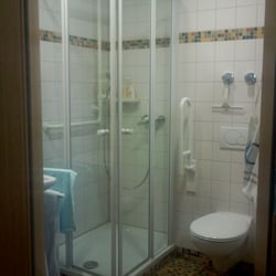 St.-Elisabeth-Krankenhaus - Badezimmer in Zimmer 26, 3. OG