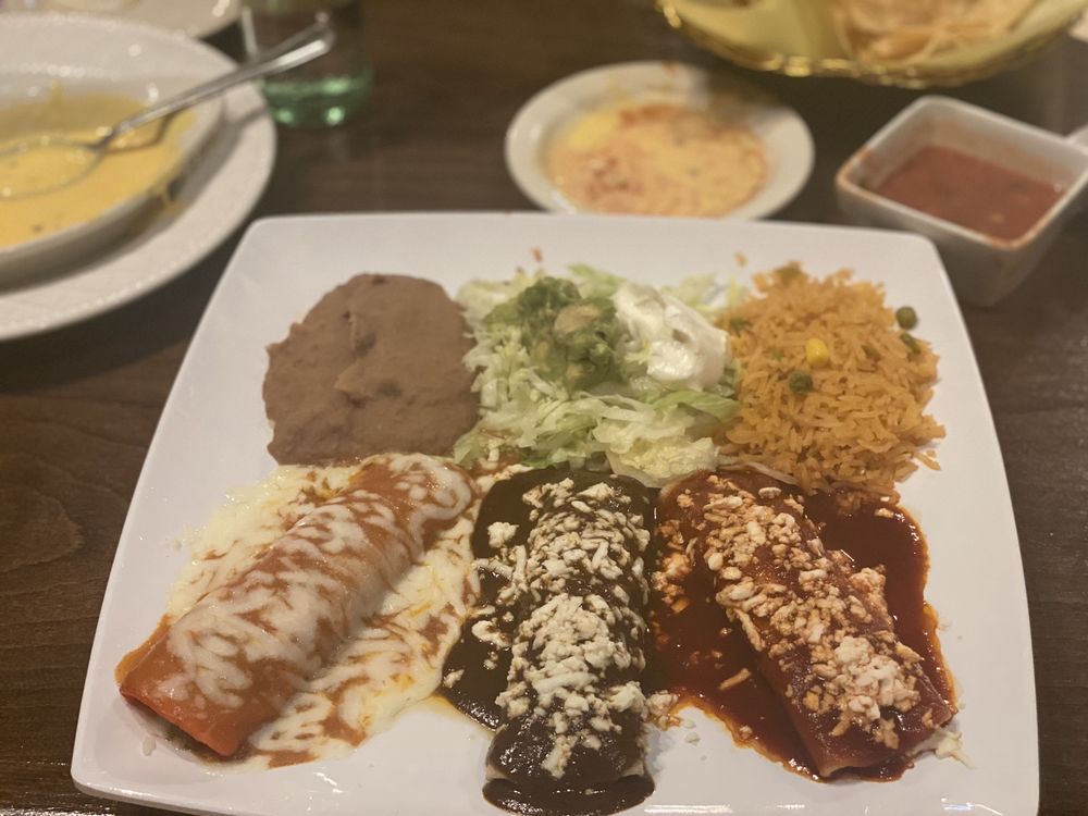 Las Guitarras Restaurant Mexican-Steaks-Seafood