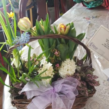 Hillside Florist - This is the crappy basket we received.... - Florists Near Me - Woburn, Massachusetts