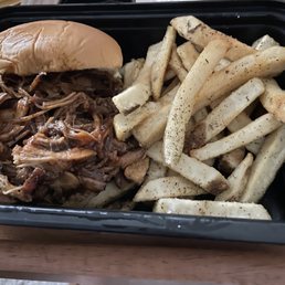 Pulled pork sandwich and NO tater tots Pulled pork sandwich and NO tater tots