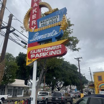 Leonard's Bakery - Sign out front - Bakeries Near Me - Honolulu, Hawaii Leonard's Bakery - Sign out front - Bakeries Near Me - Honolulu, Hawaii