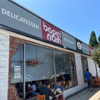Bagel Nosh Deli - 7/24/22 Outside seating - Bagels Near Me - Santa Monica, California