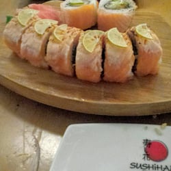 Sushihana - Salmón sushi roll very good