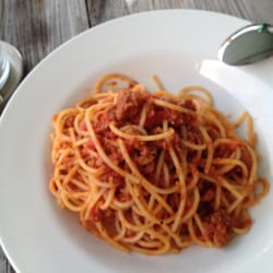 Golf Club Schloss Reichertshausen - Der ItaloKlassiker "Spaghetti Bolognese", 8,90€, kein Kochwasser, gut fleischig, tomatenfruchtig, etwas zu "al dente". Note 2