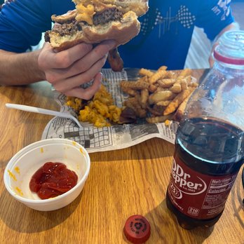 815 Gourmet Grill - Burgers Near Me - Smithfield, North Carolina