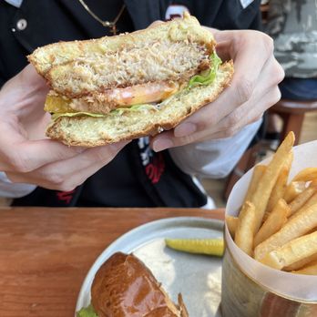 Cindy's Rooftop - crab cake sandwich - New American Near Me - Chicago, Illinois Cindy's Rooftop - crab cake sandwich - New American Near Me - Chicago, Illinois