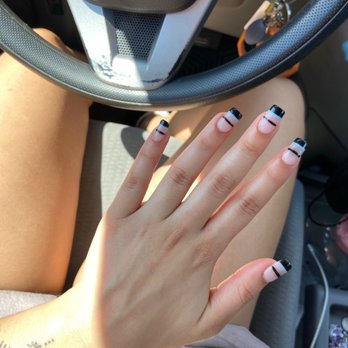 The Nail Lounge - Nail Salons Near Me - Miami, Florida