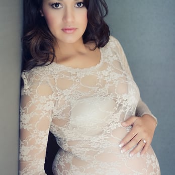 Andres Gonzalez - Beauty maternity portrait session. - Session Photography Near Me