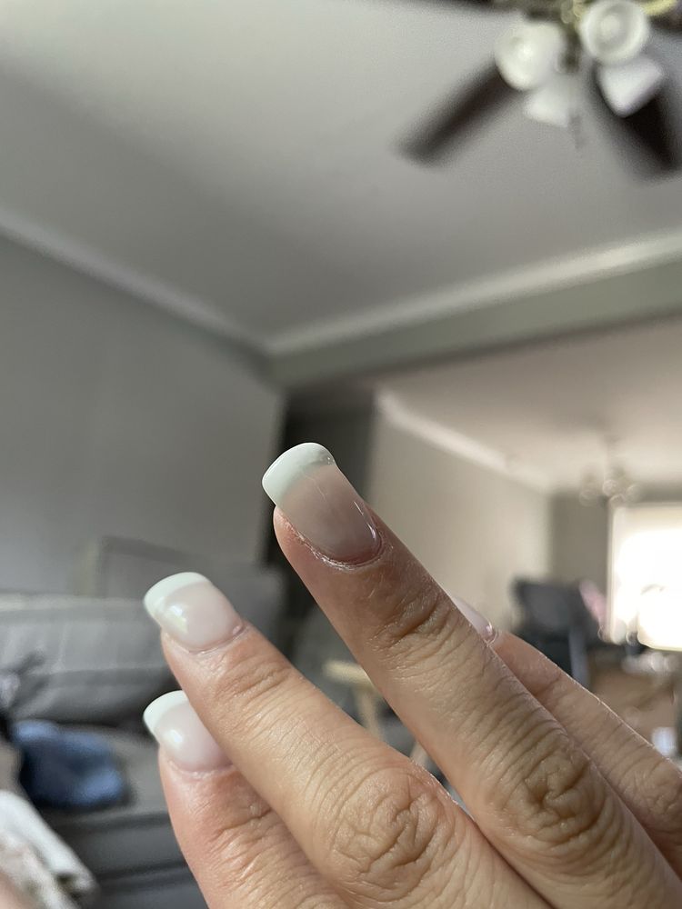 Heavenly Nails & Spa Logo