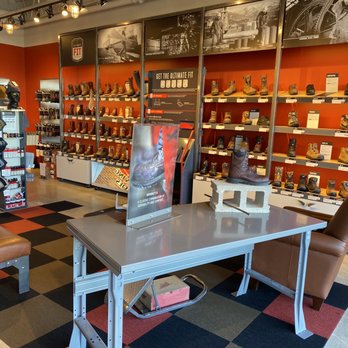 Red Wing - Shoe Stores Near Me - Schaumburg, Illinois Red Wing - Shoe Stores Near Me - Schaumburg, Illinois