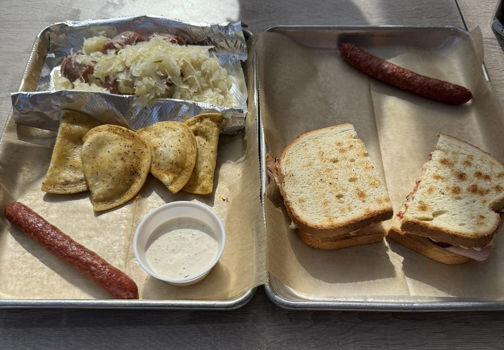 Campau Corner Meat Market and Growler Station Logo
