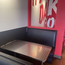 What Dak Korean Fried Chicken - Dining corner table