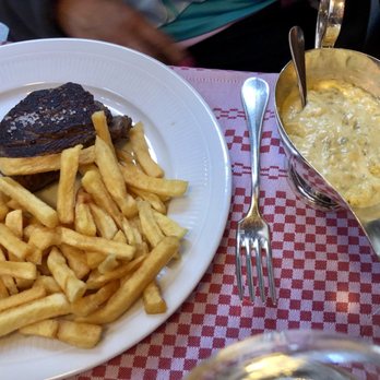 La Fontaine de Mars - The beef was a perfect medium with an excellent bernaise sauce and French fries. The beef was a perfect tender medium - French Near Me - Paris, 75 La Fontaine de Mars - The beef was a perfect medium with an excellent bernaise sauce and French fries. The beef was a perfect tender medium - French Near Me - Paris, 75