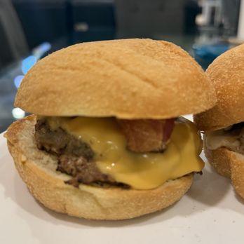 Matty’s Pan De Burger - Bacon burger - Burgers Near Me - Long Beach, California