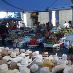 Miércoles de Plaza Etla - Frutas y sombreros