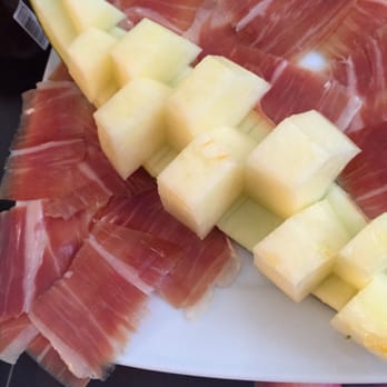 Jamón del Medio - Jamon with melon - Spanish Near Me - Valencia, V