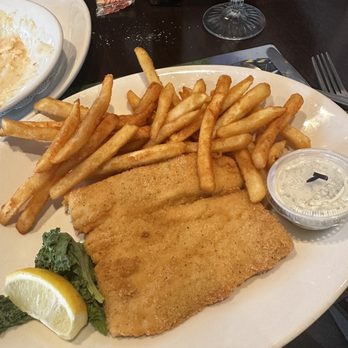 High Tide Restaurant - Fish Entree (fried) - Seafood Near Me - Key Largo, Florida