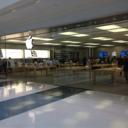 Apple Southland - The outside of the Southland Apple store