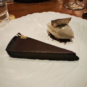 l’abeille - Tarte Au chocolat noir mi-cuit - French Near Me - New York, New York