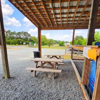 Smith Farm - a picnic table under a pergol roof - Ice Cream & Frozen Yogurt Near Me - Coats, North Carolina Smith Farm - a picnic table under a pergol roof - Ice Cream & Frozen Yogurt Near Me - Coats, North Carolina