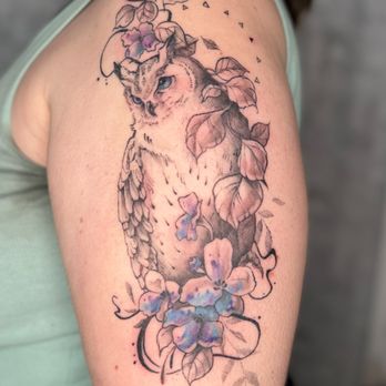 Oak Iris Tattoo - Tattoo Near Me - Portland, Oregon