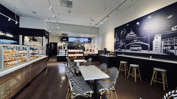 Paris Baguette by null