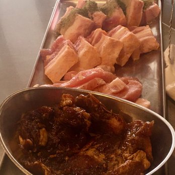 Donenoo - Pork Hanpan set 2 (good for 3-4) pork belly, herb pork belly, pork jowl meat & marinated pork ribs. Comes with banchan (sides). - Korean Near Me - Angeles, PAM