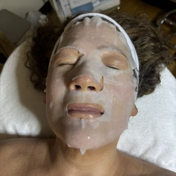 The Skin Studio - Relaxing Facial Mask - Skin Care Near Me - Chicago, Illinois