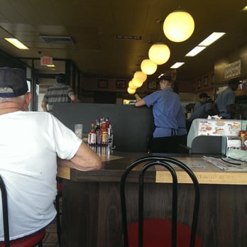 Waffle House - Chilling w/ friends - Diners Near Me - West Monroe, Louisiana