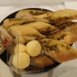 Rouge Vin (Le) - Garlic bread