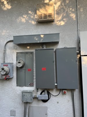A1 Electrical Logo