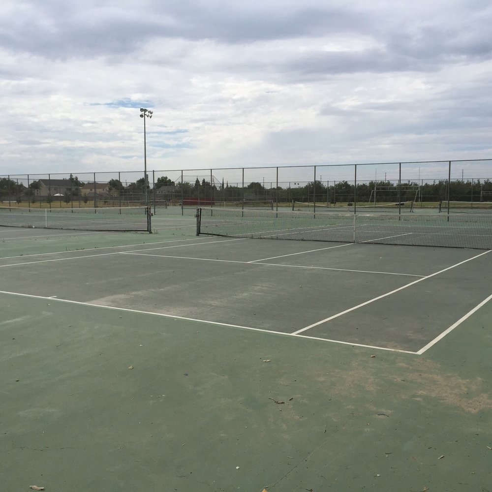 DHS Tennis Courts - 8 courts open to the public. Sorry no lights - Tennis Near Me