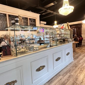 Le Belleair Cafe - Interior - Cafes Near Me - Clearwater, Florida Le Belleair Cafe - Interior - Cafes Near Me - Clearwater, Florida
