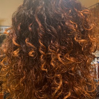 La Peluquería - Hair Salons Near Me - Berkeley, California