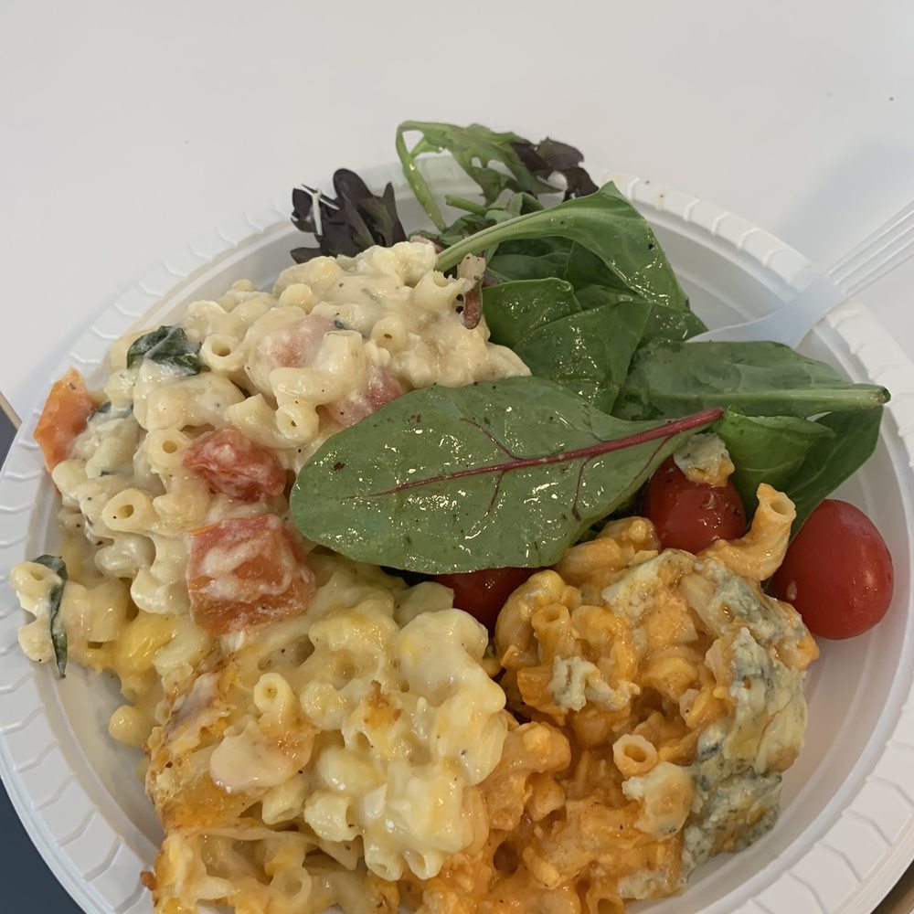 S'MAC - 4-Cheese Nosh Napoletana Nosh Buffalo Chicken Nosh - American Near Me - New York, New York