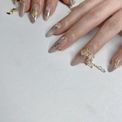 M2 Nail Lounge