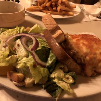 Red Barn Gift Shop & Restaurant - Seafood Near Me - Baddeck, Nova Scotia