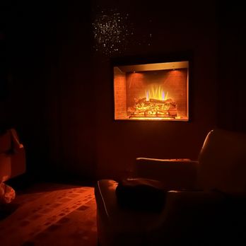 The Campbell Hotel - The sitting area at night - Hotels Near Me - Tulsa, Oklahoma