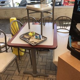 This place was and is a mess! Garbage everywhere. Garbage cans full. Ice open and exposed. The driptray a mess! Shame on you.