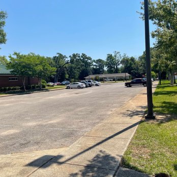 Thomas Sullivan Community Center - Parking Lot - Parks Near Me - Mobile, Alabama