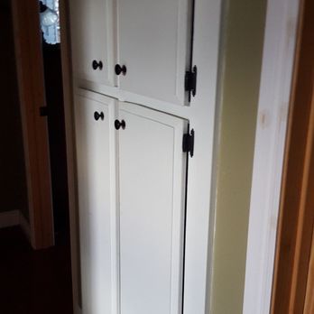 San Diego Custom Carpentry - Before: Original 1970s linen closet - Cabinetry Near Me - Vista, California San Diego Custom Carpentry - Before: Original 1970s linen closet - Cabinetry Near Me - Vista, California