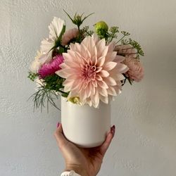 The Flower Stand - Arrangement