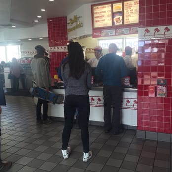 In-N-Out Burger - Fast Food Near Me - Davis, California