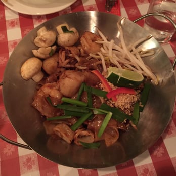 Noodle Revolution - Build your own: flat rice noodle, bangcock sauce, shrimp, scallop, calamari - Thai Near Me - Westerly, Rhode Island Noodle Revolution - Build your own: flat rice noodle, bangcock sauce, shrimp, scallop, calamari - Thai Near Me - Westerly, Rhode Island