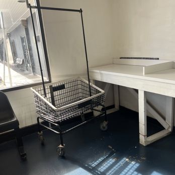 Kapahulu Xpress Laundromat - Laundry Services Near Me - Honolulu, Hawaii Kapahulu Xpress Laundromat - Laundry Services Near Me - Honolulu, Hawaii